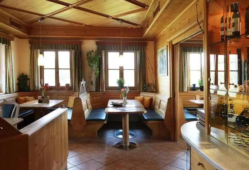 Hotelli Weingut Dreisiebner Stammhaus