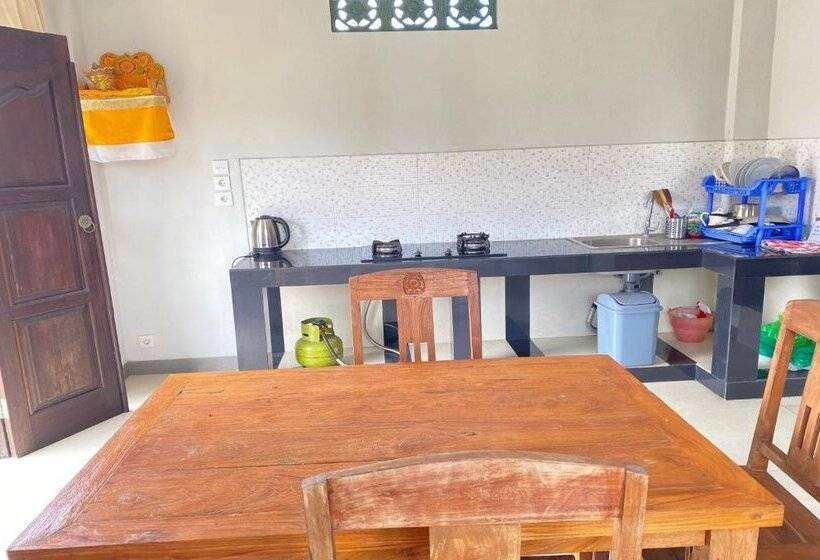 פונדק Wina Ubud B&b