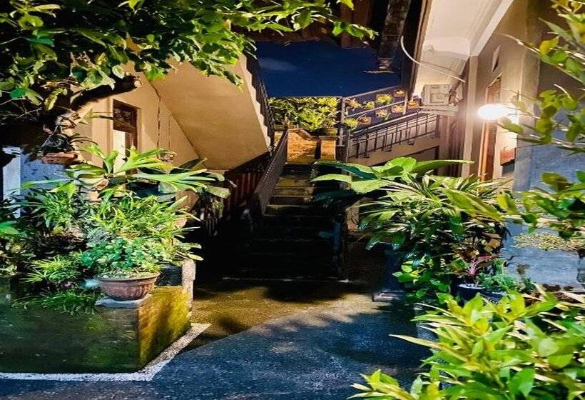 פונדק Wina Ubud B&b