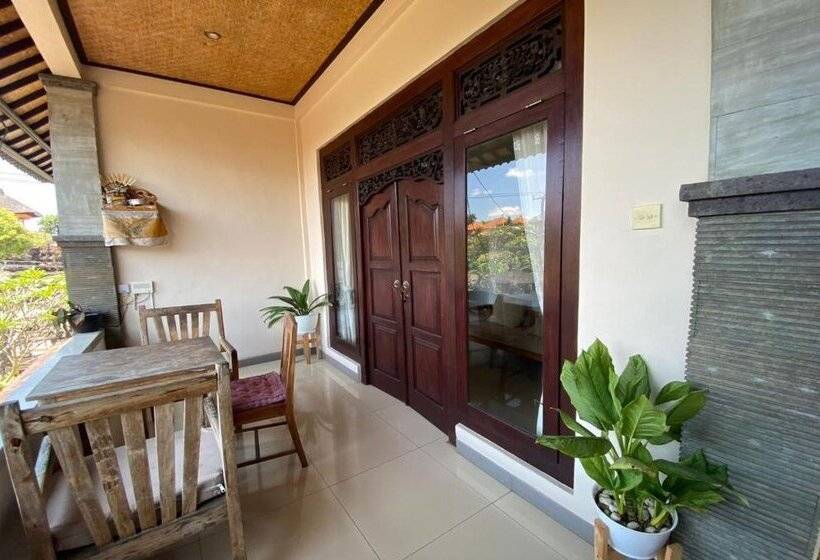 פונדק Wina Ubud B&b