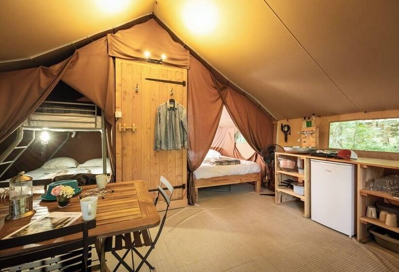 فندق Huttopia Caminos de Galicia