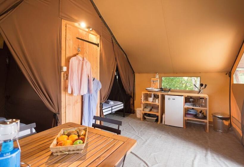 فندق Huttopia Caminos de Galicia