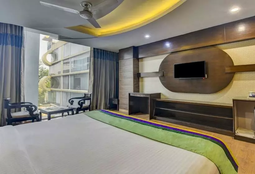 Hotel Treebo Elysee, Patel Nagar