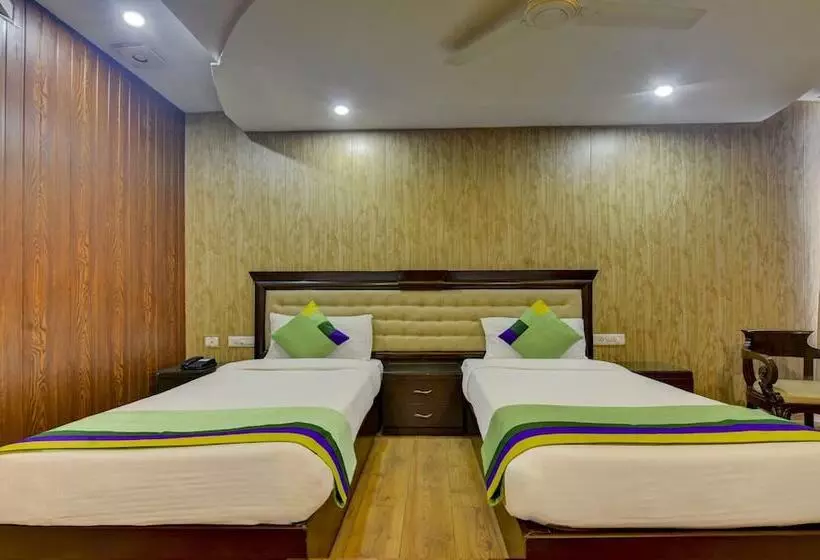 Hotel Treebo Elysee, Patel Nagar