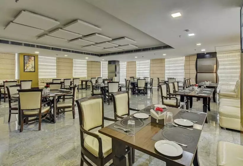 Hotel Treebo Elysee, Patel Nagar