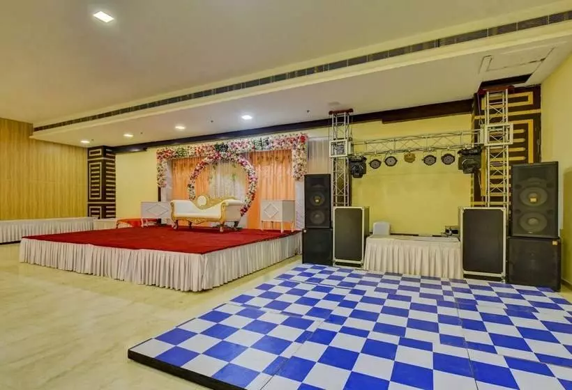 Hotel Treebo Elysee, Patel Nagar