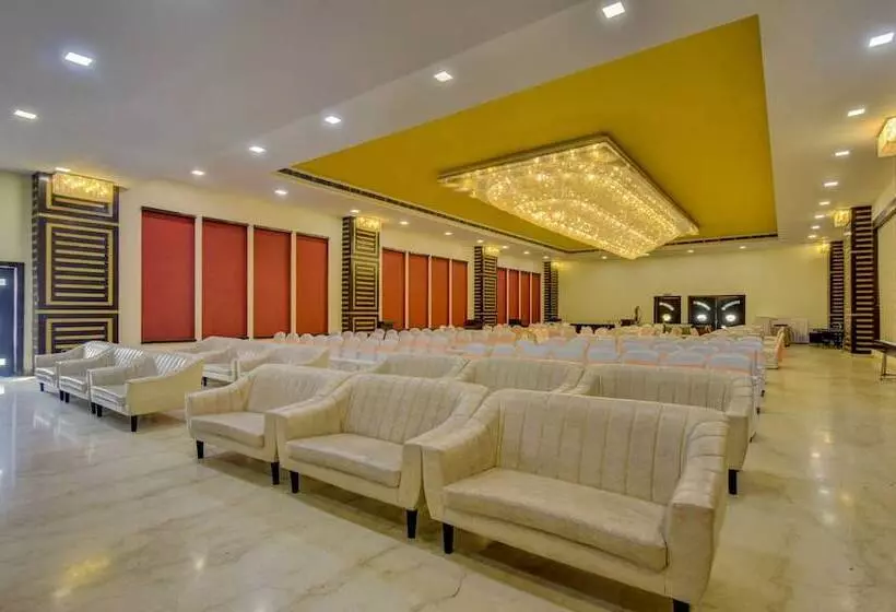 Hotel Treebo Elysee, Patel Nagar