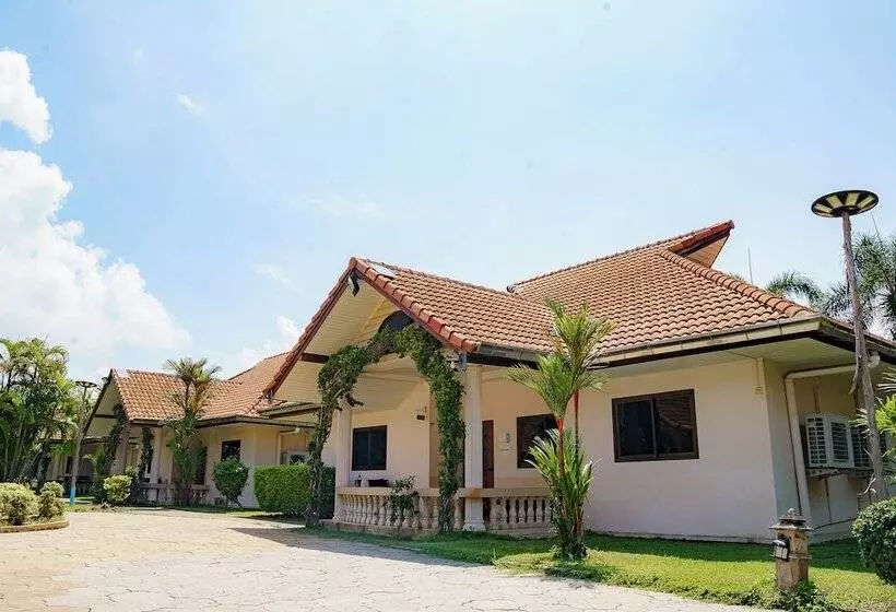 Hotelli Two Fifty Nine Resort