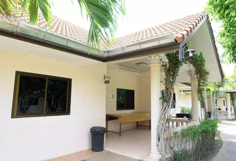 Hotelli Two Fifty Nine Resort