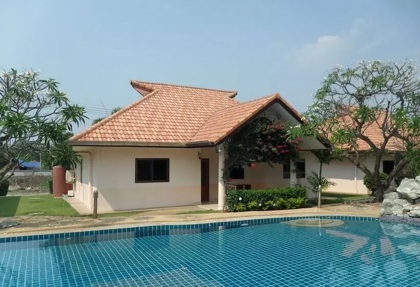 Hotelli Two Fifty Nine Resort