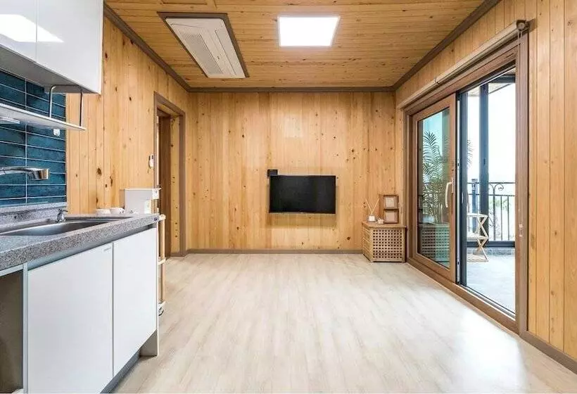 Namhae Yanghwa Seaside Pension