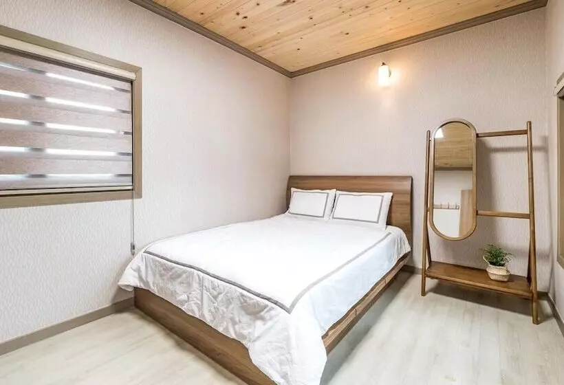 Namhae Yanghwa Seaside Pension