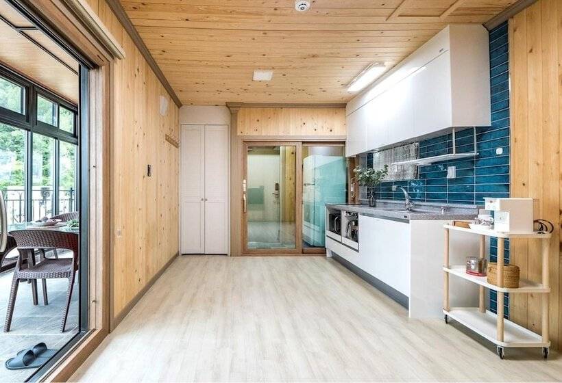 Namhae Yanghwa Seaside Pension