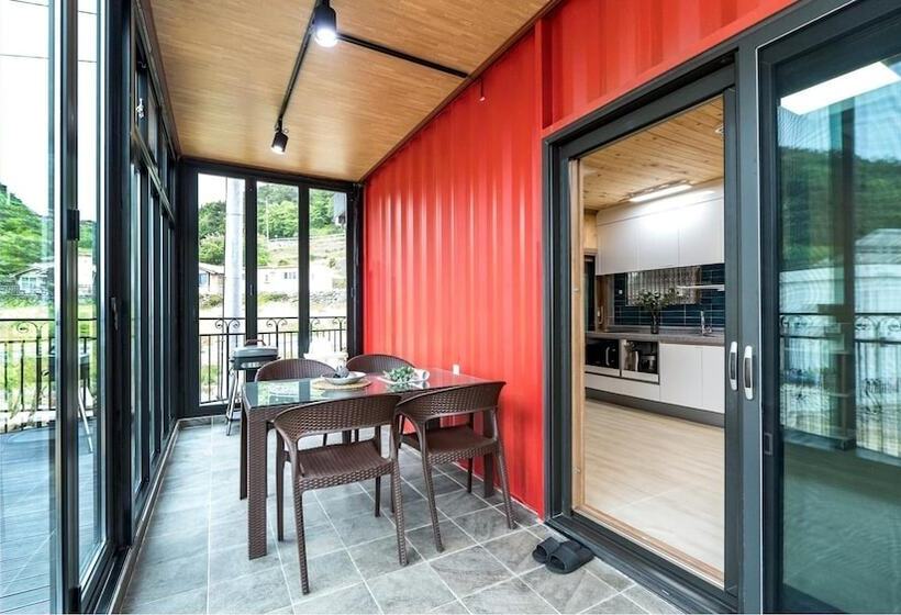 Namhae Yanghwa Seaside Pension