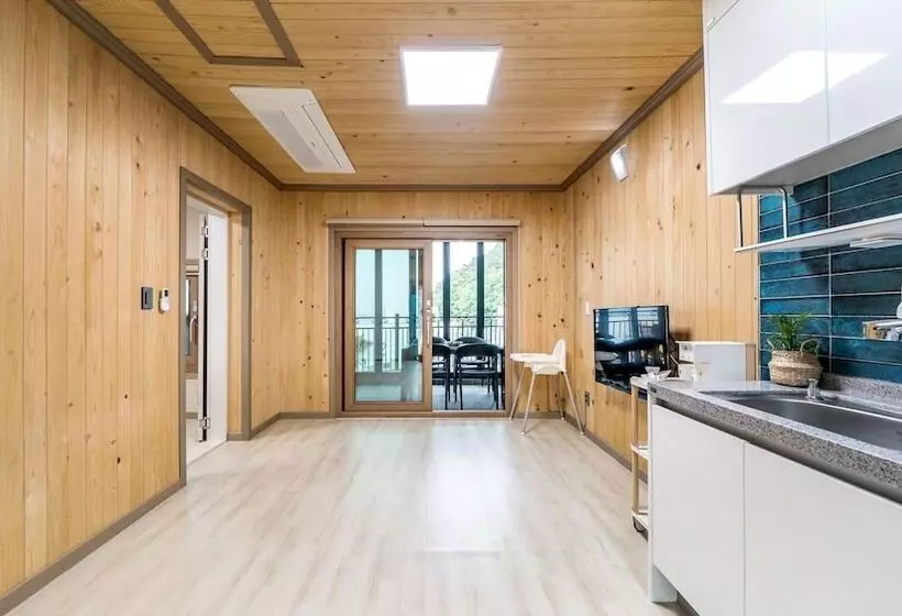 Namhae Yanghwa Seaside Pension