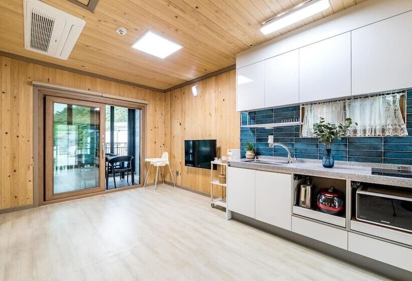 Namhae Yanghwa Seaside Pension