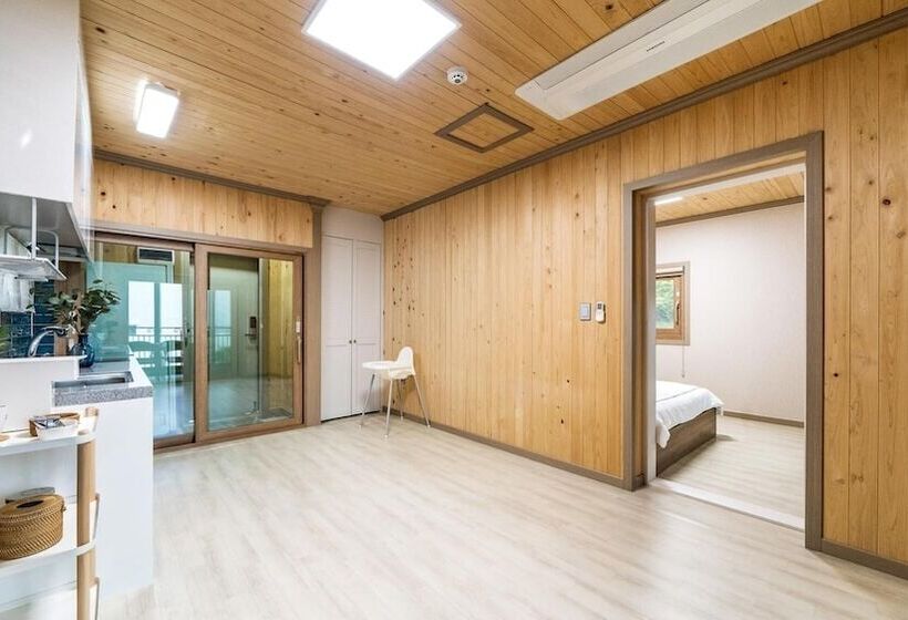 Namhae Yanghwa Seaside Pension