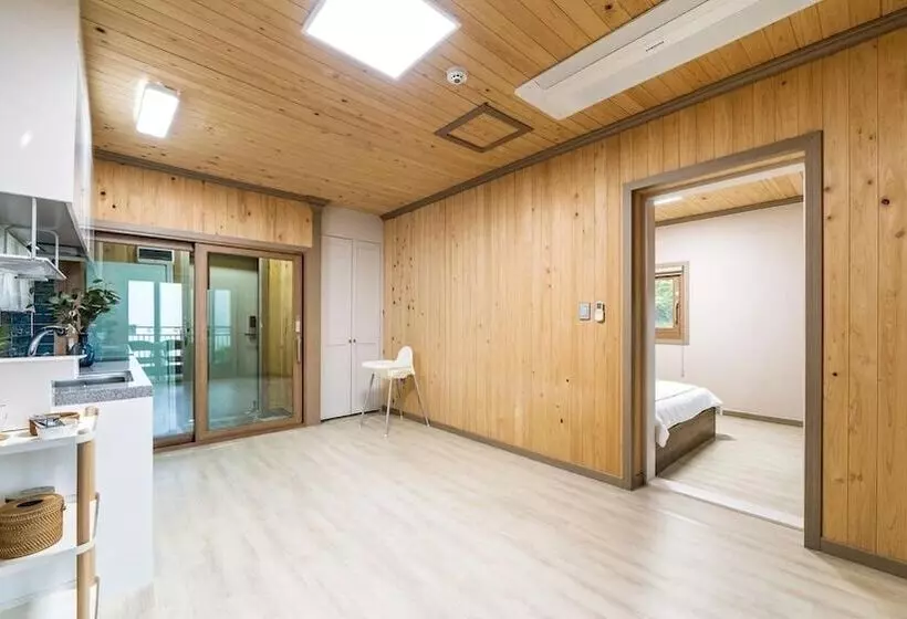 Namhae Yanghwa Seaside Pension