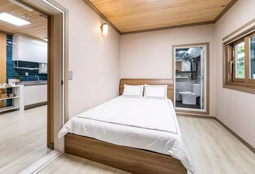 Namhae Yanghwa Seaside Pension