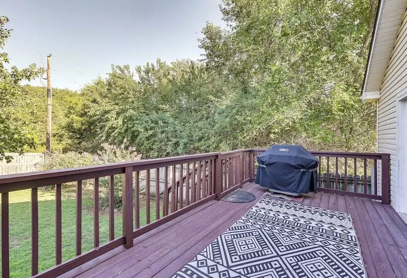 Holiday Island Home W/ Screened In Deck & Fire Pit
