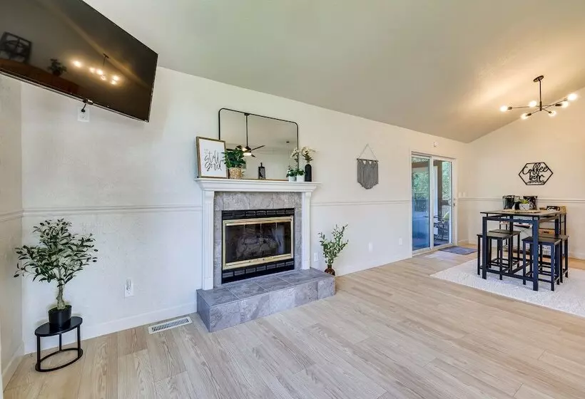 Holiday Island Home W/ Screened In Deck & Fire Pit
