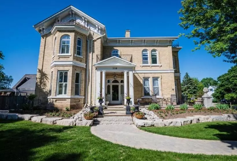 Hughson Hall Bed & Breakfast
