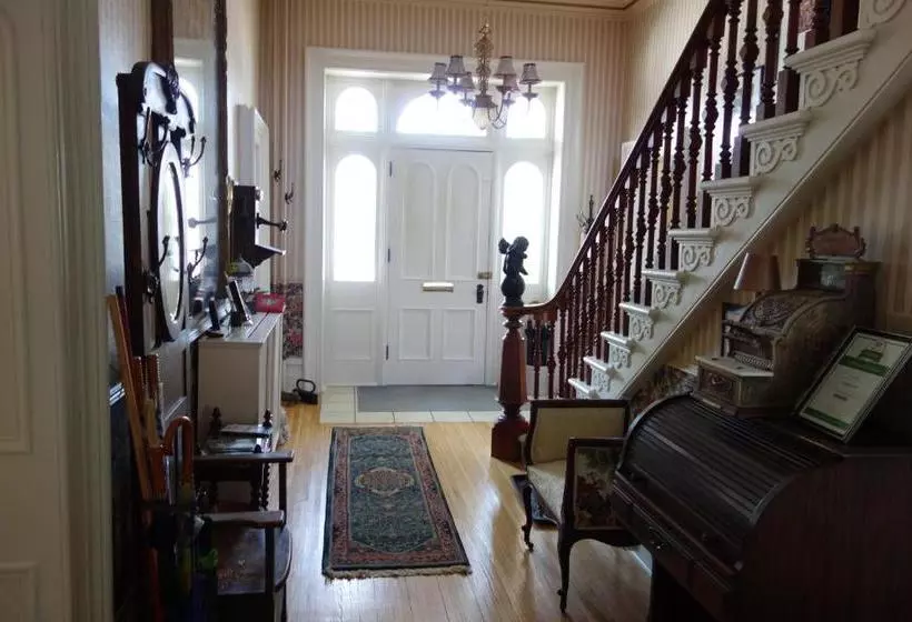 Hughson Hall Bed & Breakfast