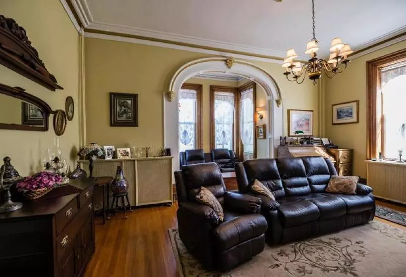 Hughson Hall Bed & Breakfast