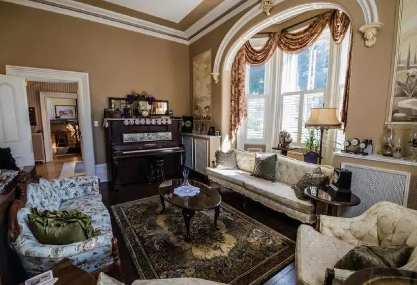 Hughson Hall Bed & Breakfast