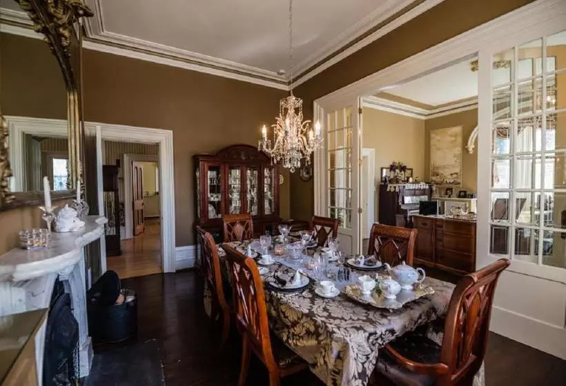 Hughson Hall Bed & Breakfast