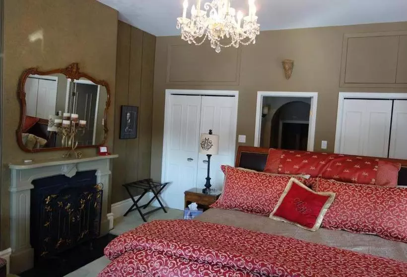Hughson Hall Bed & Breakfast