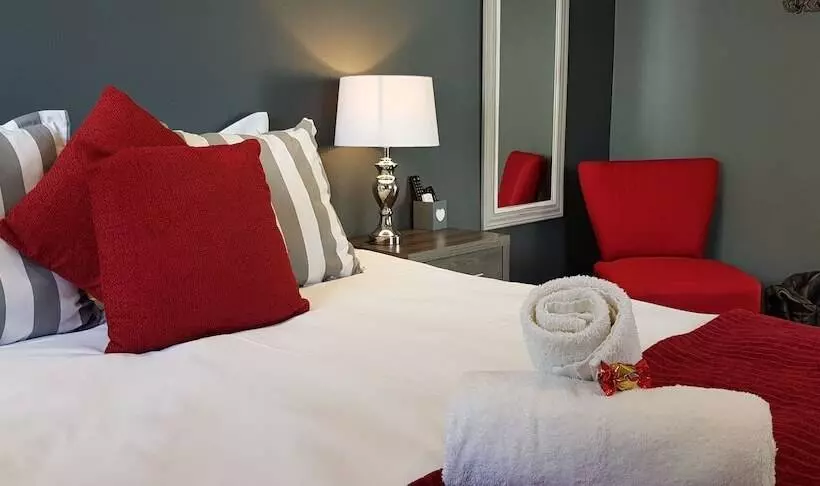تختخواب و صبحانه The Hillcrest Guesthouse