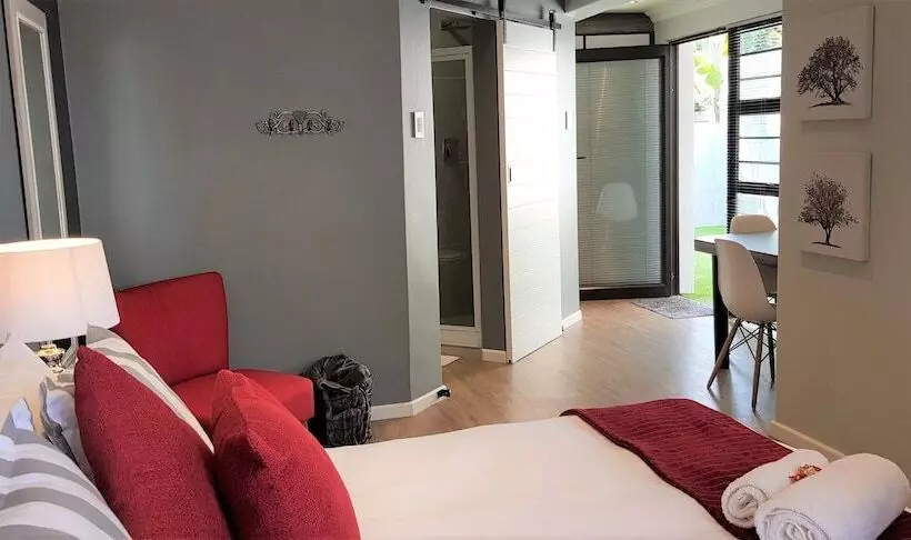 تختخواب و صبحانه The Hillcrest Guesthouse