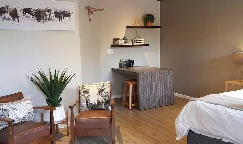 تختخواب و صبحانه The Hillcrest Guesthouse
