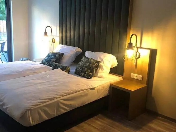 Hotelli Athen Kelsterbach Frankfurt Airport