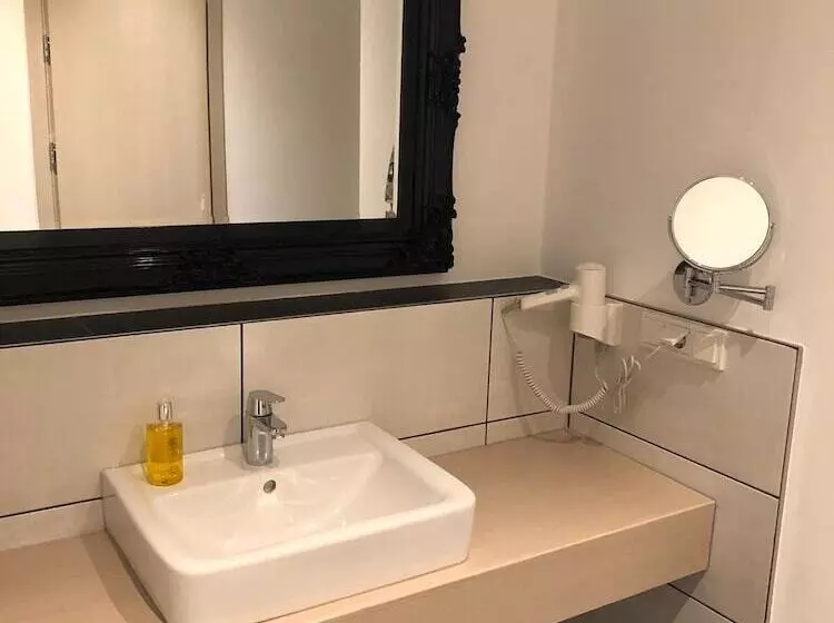 Hotelli Athen Kelsterbach Frankfurt Airport