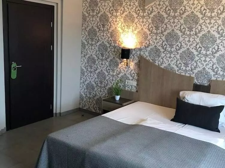 Hotelli Athen Kelsterbach Frankfurt Airport