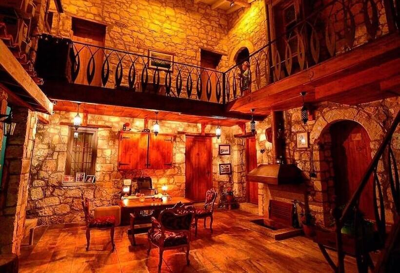 Mahzen Alacati Butik Otel