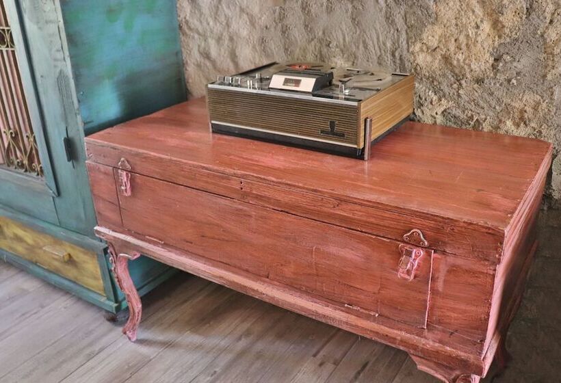 Mahzen Alacati Butik Otel