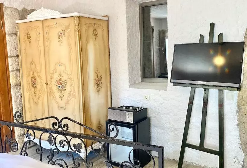 Mahzen Alacati Butik Otel