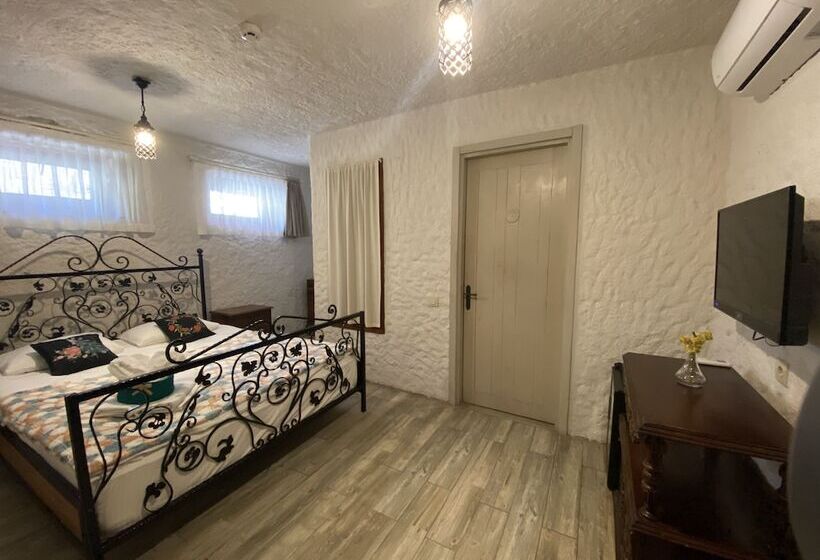 Mahzen Alacati Butik Otel