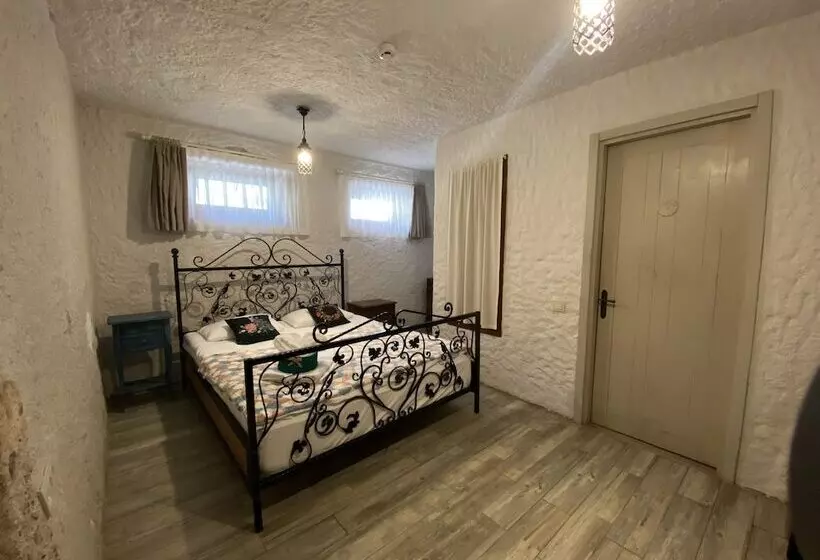 Mahzen Alacati Butik Otel