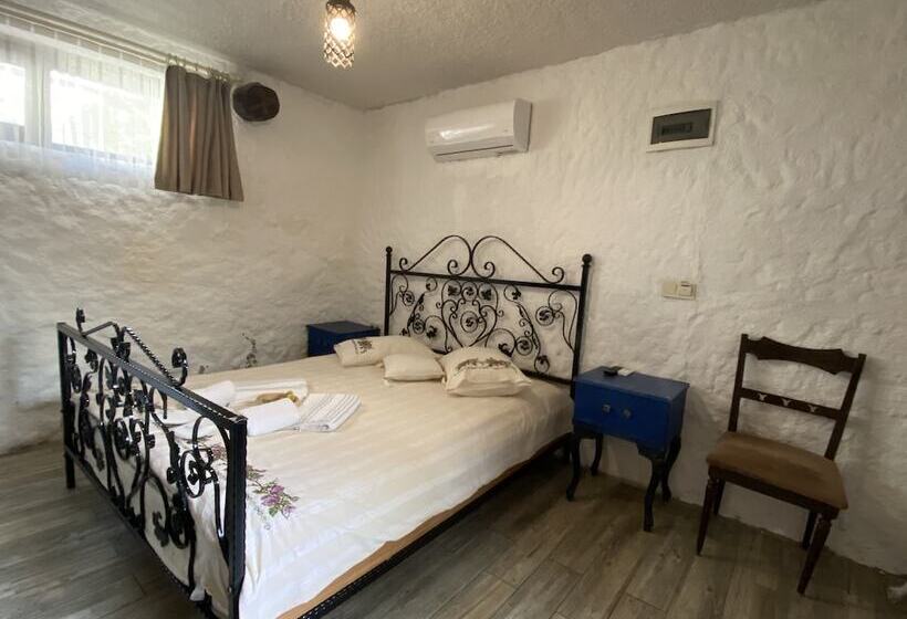 Mahzen Alacati Butik Otel