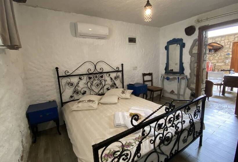 Mahzen Alacati Butik Otel