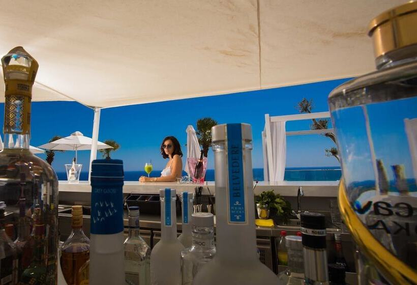 Отель Napa Suites