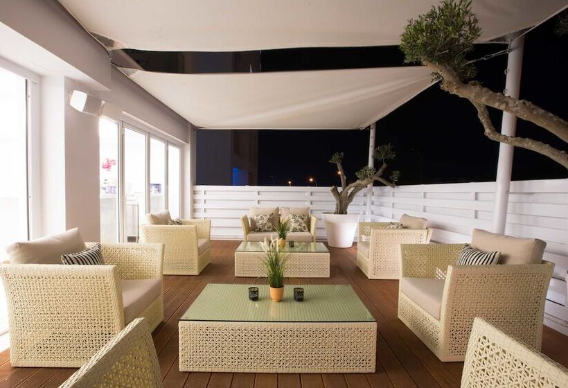 Отель Napa Suites