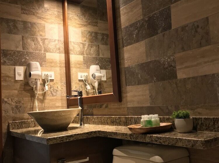 Ilalo Garden Hotel & Restaurant