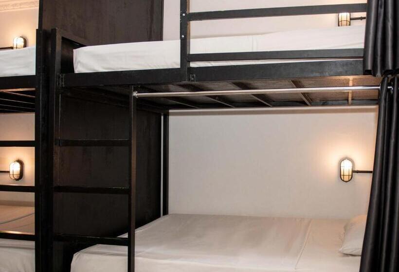 Mad Monkey Hostel Phnom Penh