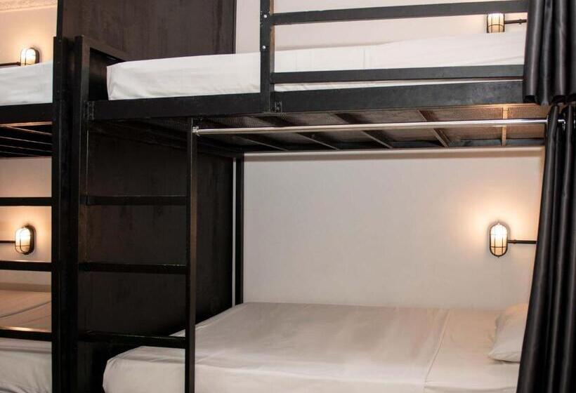 Mad Monkey Hostel Phnom Penh