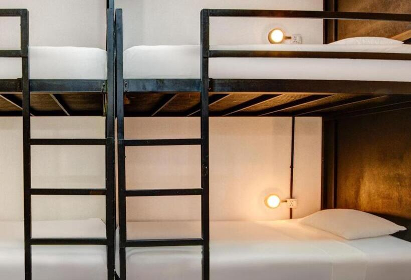 Mad Monkey Hostel Phnom Penh